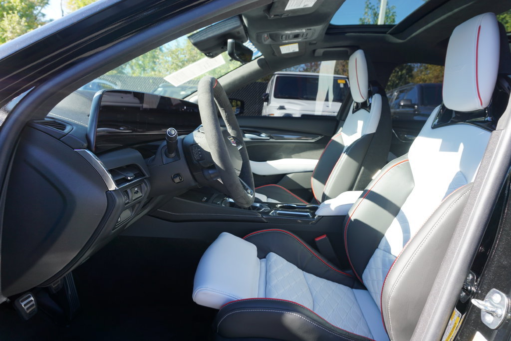Used 2026 Cadillac CT5 V Blackwing w/ LPO, Bronce Accent Package RWD image 11