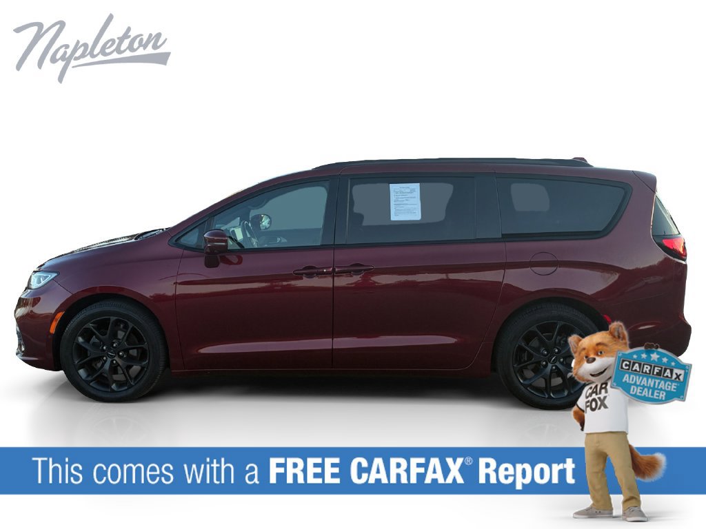 Used 2022 Chrysler Pacifica Limited w/ Uconnect Theater Family Group FWD image 2