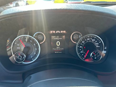 Used 2024 RAM 2500 Tradesman w/ Chrome Appearance Group AWD/4WD image 13