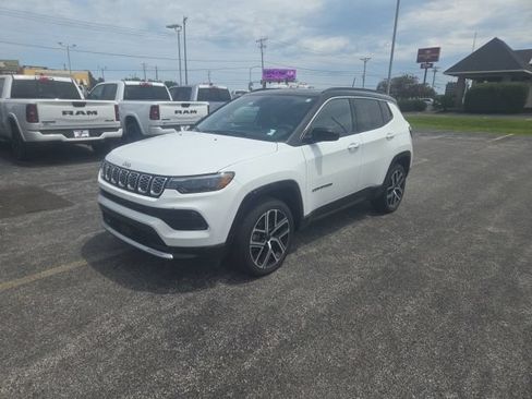 Used 2025 Jeep Compass Limited w/ Elite Group AWD/4WD image 1