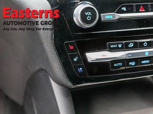 Used 2023 Ford Explorer Limited AWD/4WD image 21
