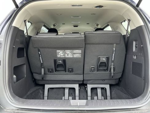 New 2026 Kia Carnival EX FWD image 25