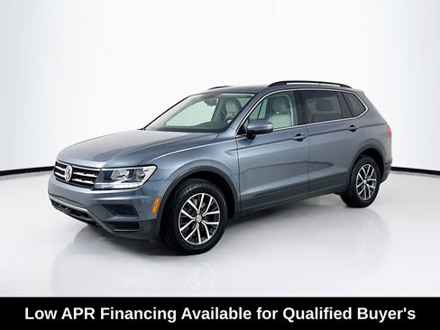 Used 2019 Volkswagen Tiguan SE w/ Panoramic Sunroof Package FWD image 3