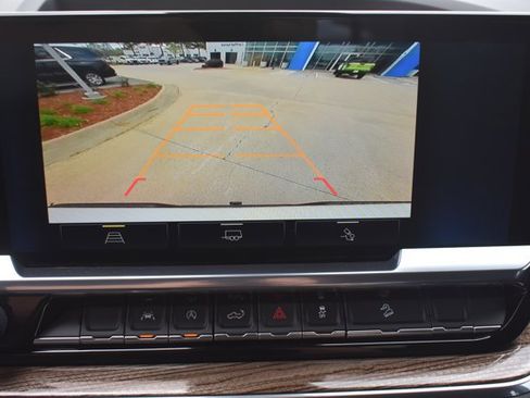 Used 2024 Chevrolet Silverado 1500 LT Trail Boss w/ Convenience Package II AWD/4WD image 28