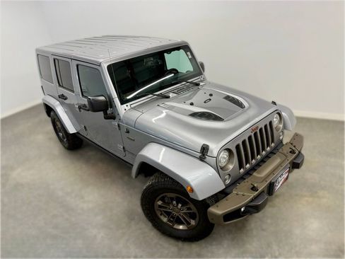 Used 2017 Jeep Wrangler Unlimited Sahara image 3