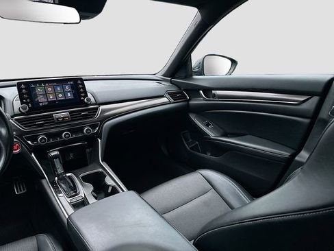 Used 2018 Honda Accord Sport image 23