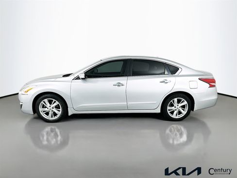 Used 2015 Nissan Altima 2.5 SV w/ Convenience Package FWD image 8