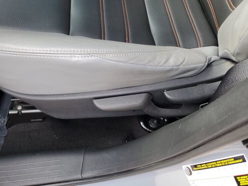 Used 2023 Nissan Kicks SR w/ SR Premium Package FWD image 18