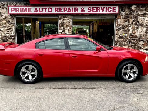 Used 2012 Dodge Charger SXT w/ Sport Appearance Group RWD image 8