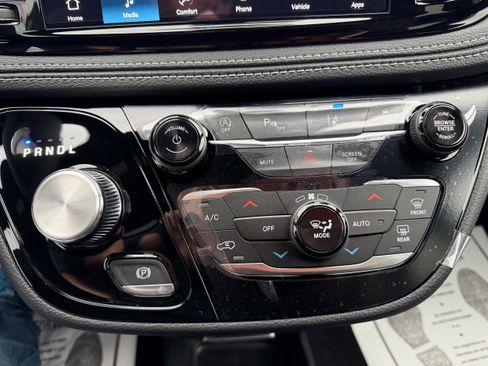 New 2026 Chrysler Pacifica Select image 20