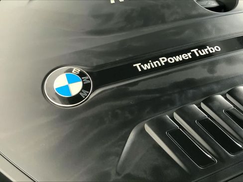 Used 2017 BMW 740i RWD image 32