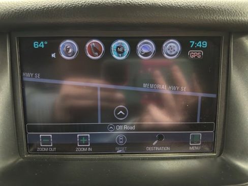 Used 2017 Chevrolet Suburban LT image 14