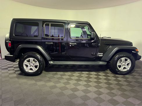 Used 2018 Jeep Wrangler Unlimited Sport S AWD/4WD image 8