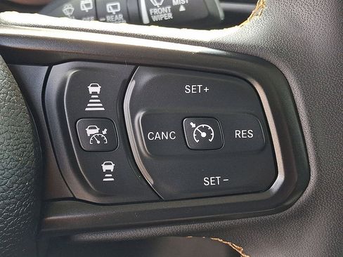 Used 2024 Jeep Wrangler Unlimited w/ Convenience Group AWD/4WD image 24