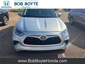 Used 2021 Toyota Highlander L image 1