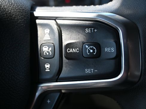 Used 2025 RAM 1500 Laramie AWD/4WD image 10