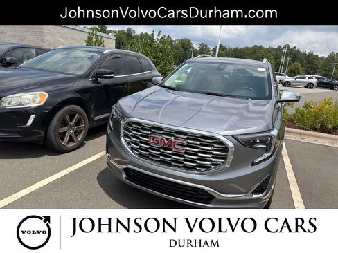 Used 2018 GMC Terrain Denali w/ Comfort Package FWD image 3
