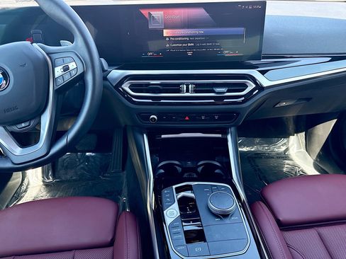 Used 2023 BMW 330i Sedan w/ Premium Package image 18