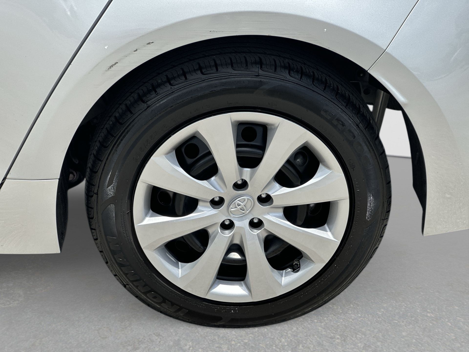 Used 2023 Toyota Corolla LE FWD image 32