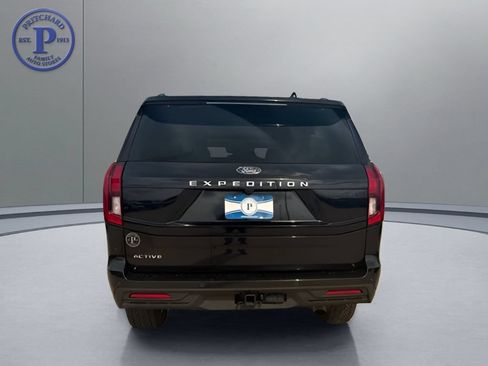 Used 2025 Ford Expedition Active AWD/4WD image 5