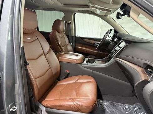 Used 2020 Cadillac Escalade ESV Premium Luxury AWD/4WD image 54
