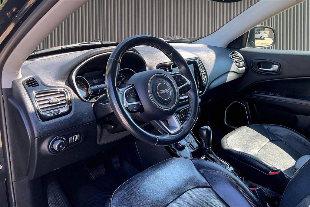 Used 2018 Jeep Compass Limited w/ Safe & Security Group AWD/4WD image 16