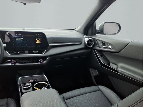 Used 2026 Chevrolet Equinox LT w/ Convenience Package II image 9