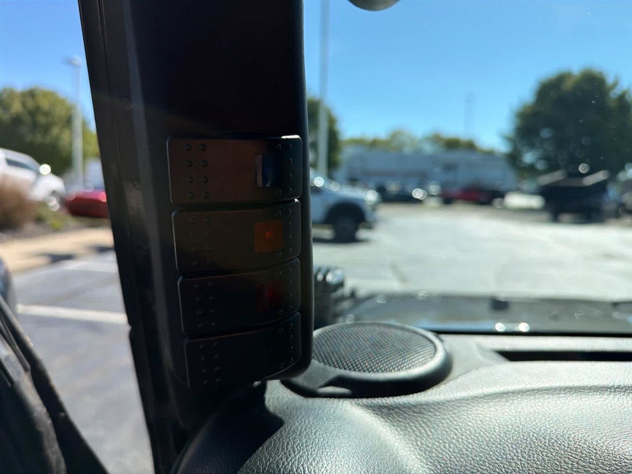 Used 2017 Jeep Wrangler Unlimited Sahara w/ Connectivity Group AWD/4WD image 20