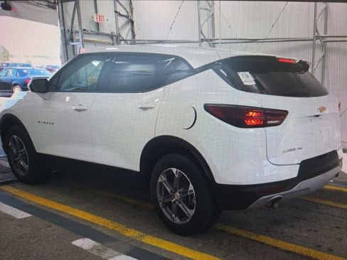 Used 2025 Chevrolet Blazer LT AWD/4WD image 5