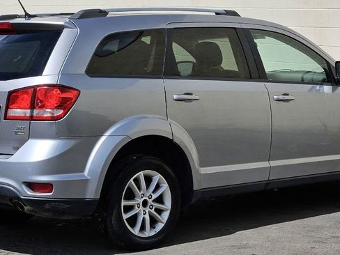 Used 2017 Dodge Journey SXT image 5