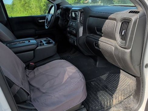 Used 2022 Chevrolet Silverado 1500 Custom AWD/4WD image 9
