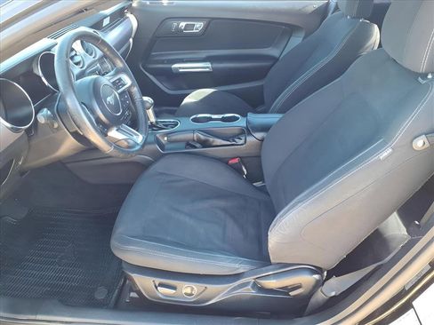 Used 2017 Ford Mustang Coupe image 12