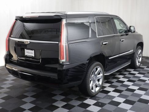 Used 2020 Cadillac Escalade Premium Luxury image 22