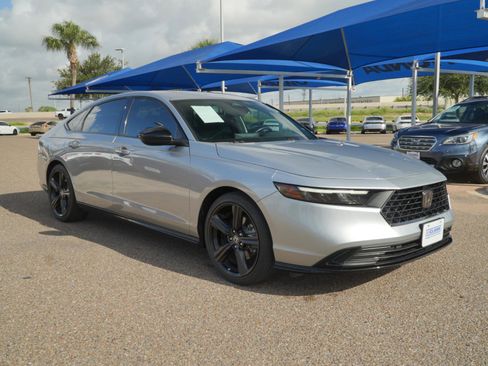 Used 2023 Honda Accord Sport image 3