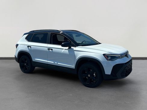 New 2026 Volkswagen Taos SE AWD/4WD image 7