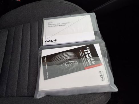 Used 2025 Kia K4 EX FWD image 92