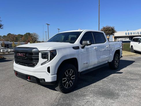 Used 2024 GMC Sierra 1500 AT4 w/ Technology Package image 11