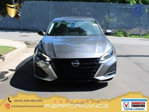 Used 2024 Nissan Altima 2.5 SV FWD image 1
