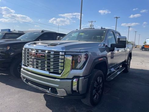 Used 2024 GMC Sierra 2500 Denali w/ Denali Reserve Package AWD/4WD image 2