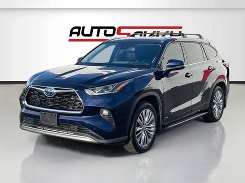 Used 2022 Toyota Highlander Platinum AWD/4WD image 3