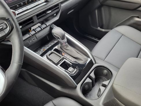 Used 2024 Chevrolet Colorado LT w/ LT Convenience Package III image 28