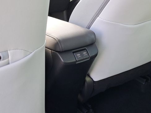 Certified 2022 Toyota Prius Prime Limited image 13