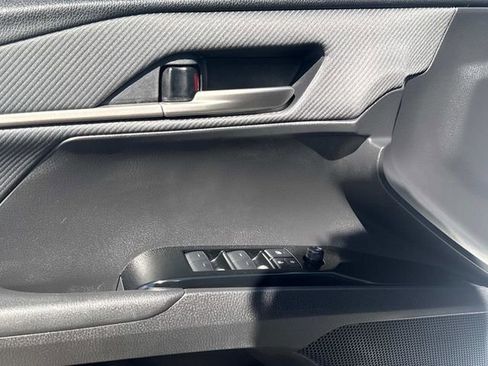 Used 2025 Toyota Camry SE image 26