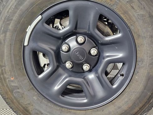 Used 2024 Jeep Gladiator Sport image 8