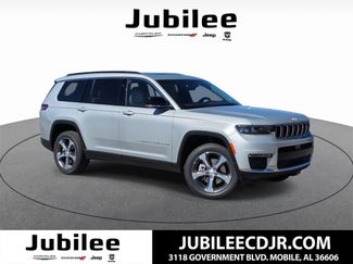 New 2025 Jeep Grand Cherokee L Limited w/ Trailer Tow Package AWD/4WD video 1