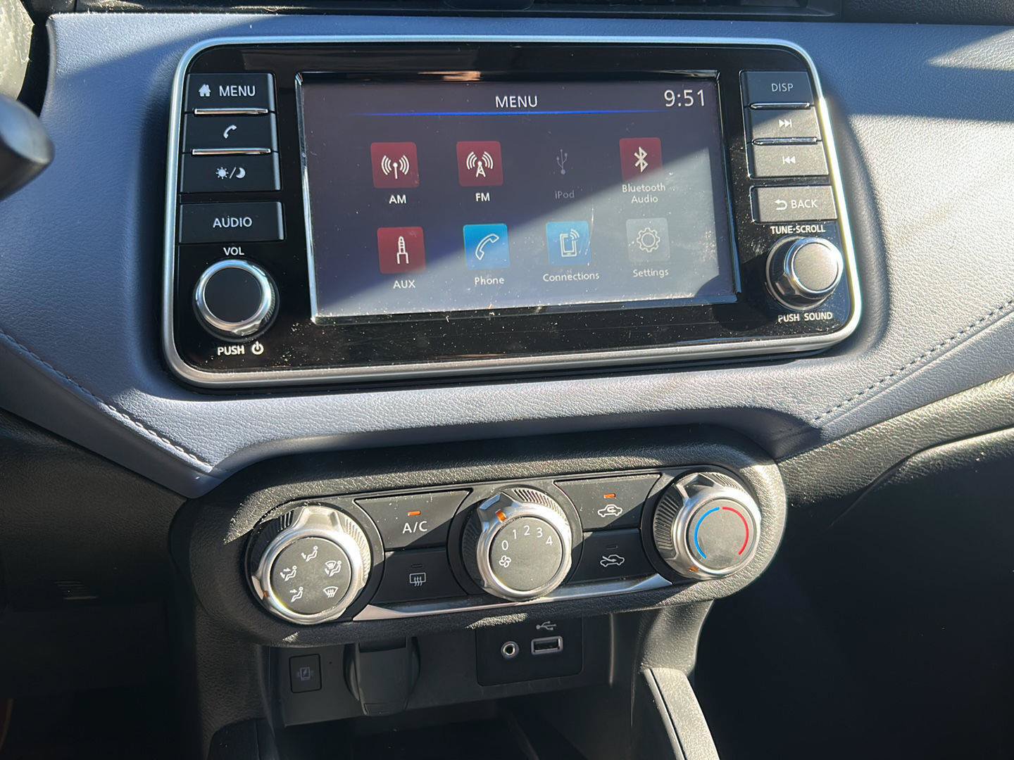 Used 2024 Nissan Versa SV FWD image 14