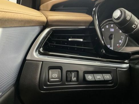 Used 2025 Cadillac XT6 Premium Luxury w/ Platinum Package AWD/4WD image 16