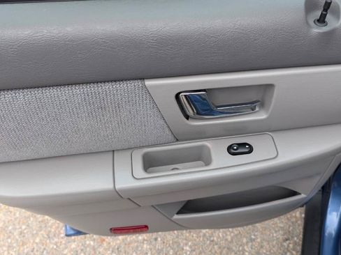 Used 2002 Ford Taurus SE FWD image 13