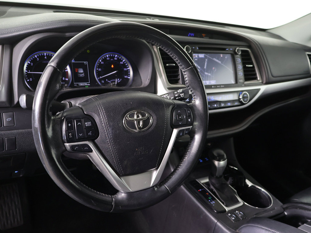 Used 2017 Toyota Highlander XLE w/ Carpet Mat Package AWD/4WD image 26