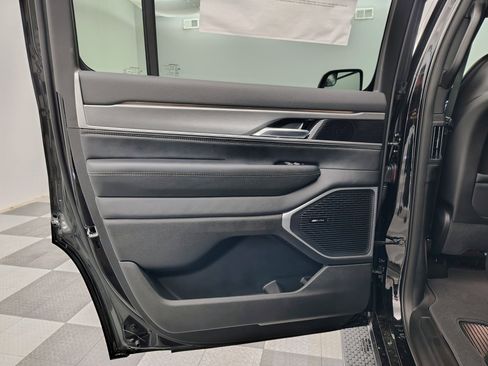 New 2026 Jeep Grand Wagoneer Limited AWD/4WD image 23